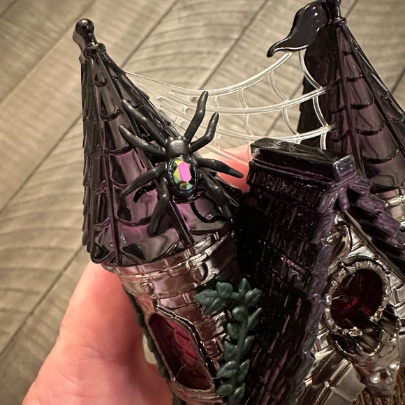 Bath & Body Works Haunted Castle Wallflower Fragrance Plug - Picture 8 of 9